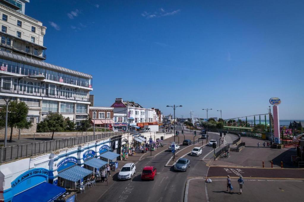 Marine Villa Hotel & Suites - Close To Beach, Train Station & Southend Airport Ngoại thất bức ảnh